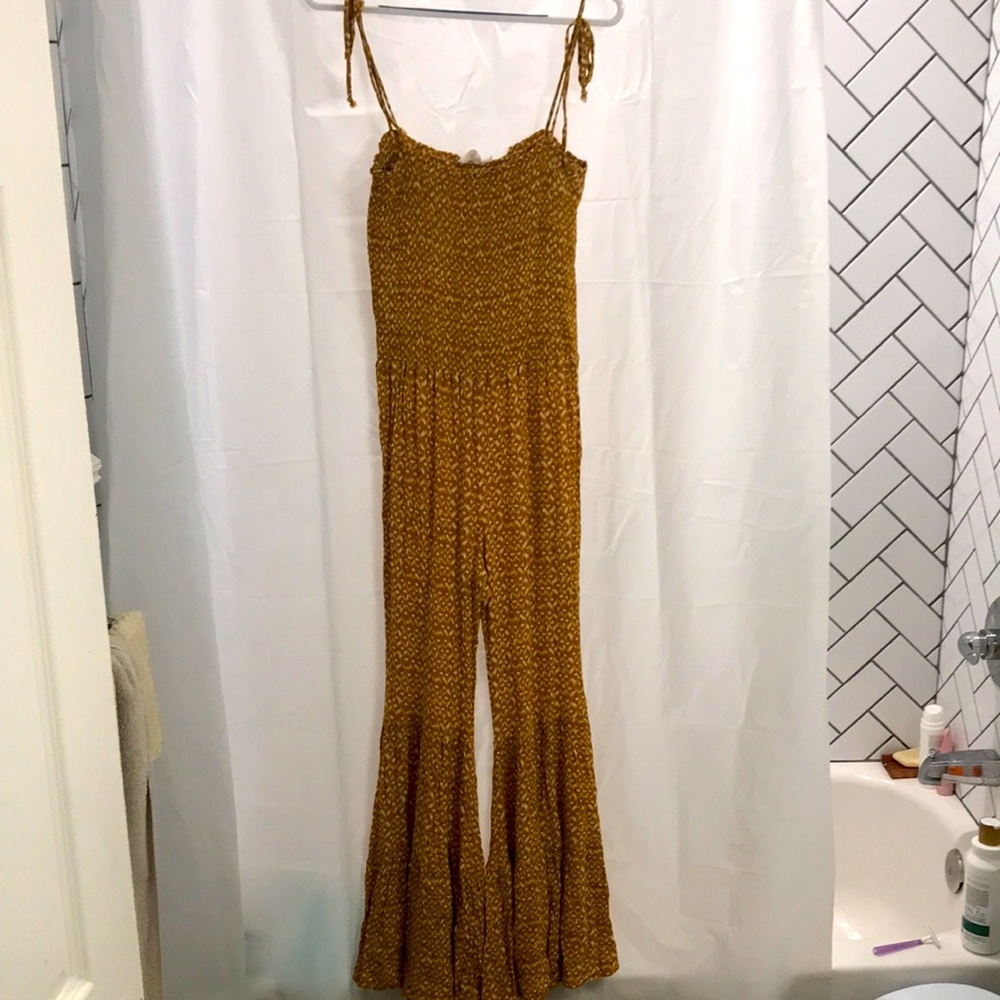 Ahhmazing bohemian bell bottom jumpsuit Large